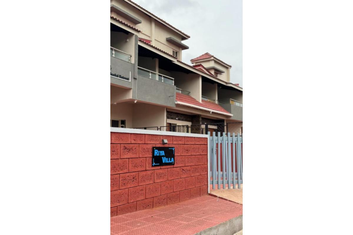 达波利萨德哈纳行政酒店 Dāpoli 外观 照片